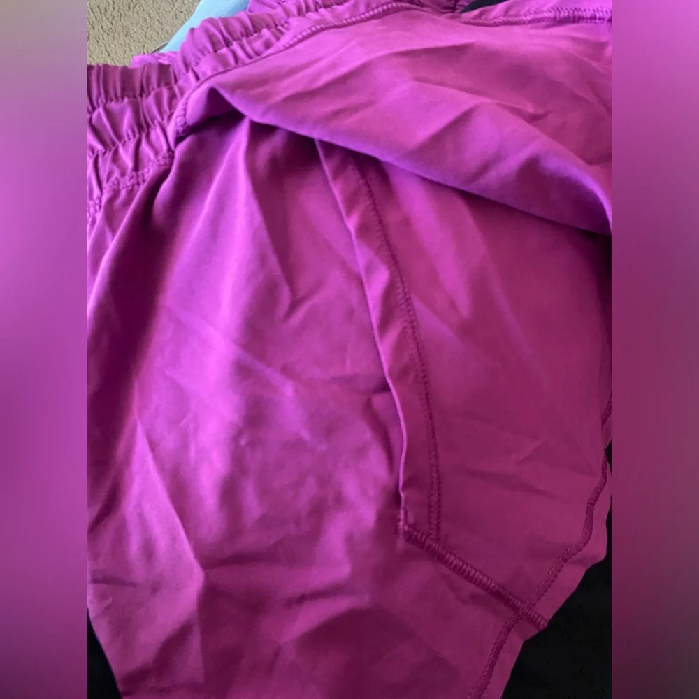 Lululemon Hot to Street Short Regal Plum/Black ~ Size 8 - Picture 7 of 8